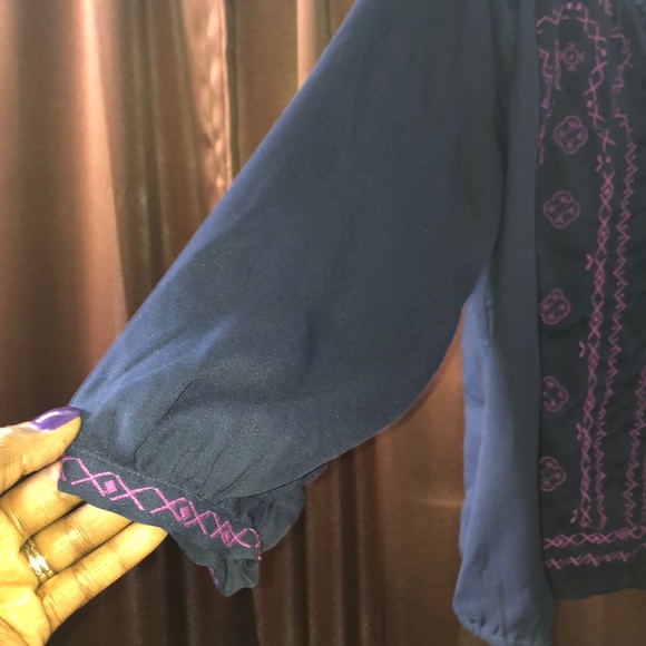 American Eagle Blouse - Picture 4 of 6